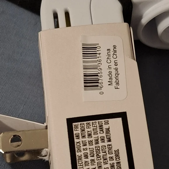 BBW Disney Gold & White Castle Wallflowers - Picture 6 of 6